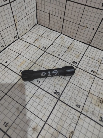 Валик 240 6010-17.01.029 (вал привода насосов коробки передач) фото 1